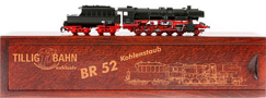 [Lokomotivy] → [Parní] → [BR 52] → 02275: parní lokomotiva černá s červeným pojezdem, tendr na uhelný prach
