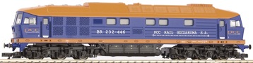[Lokomotivy] → [Motorové] → [BR 132] → 36227: modrá s oranžovým rámem a střechou, černé podvozky