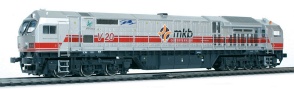 [Lokomotivy] → [Motorové] → [Blue Tiger] → 55531: stříbrná s červeným pásem a černým pojezdem