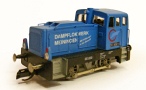 [Lokomotivy] → [Motorové] → [V 15 (BR 101/BR 102)] → 2433: dieselová lokomotiva modrá s černým rámem a pojezdem, vlečková „AW Meiningen“