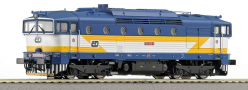 [Lokomotivy] → [Motorové] → [T478.3 „Brejlovec”] → 36253: dieselová lokomotiva modrá-bílá s výstražným žlutým bleskem