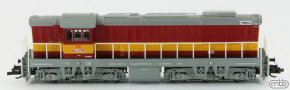 [Lokomotivy] → [Motorové] → [T669.0 (770)] → CSD-T669-0045: dieselová lokomotiva červená s výstražným pruhem, šedá střecha, rám a pojezd