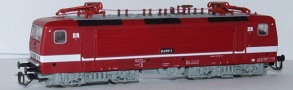 [Lokomotivy] → [Elektrické] → [BR 143] → 1011301: červená s bílým proužkem, šedé podvozky