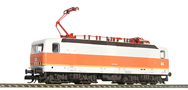 [Lokomotivy] → [Elektrické] → [BR 143] → 501215: elektrická lokomotiva bílá s oranžovým pásem a hnědými podvozky „S-Bahn“