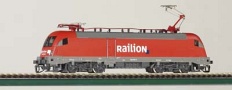 [Lokomotivy] → [Elektrické] → [BR 182 Taurus] → 47412: elektrická lokomotiva černvená s šedým rámem „Railion“