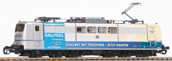[Lokomotivy] → [Elektrické] → [BR 151] → 47207: elektrická lokomotiva světle šedá s reklamním potiskem „RAILPOOL“