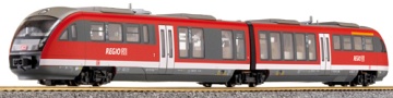 [Lokomotivy] → [Motorové vozy a jednotky] → [BR 642 Desiro] → 02897: motorová jednotka červená s šedou střechou a pojezdem, logo „DB-Regio“