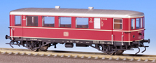 [Lokomotivy] → [Motorové vozy a jednotky] → [VT 135] → 1409: přívěsný vůz červený se stříbrnou střechou