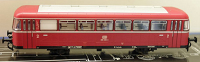 [Lokomotivy] → [Motorové vozy a jednotky] → [VT 98 (BR 798)] → 9814: přívěsný vůz červený, analogová verze modelu