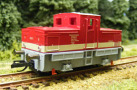 [Lokomotivy] → [Ostatní] → 2475: červená s šedým rámem akumulátorová lokomotiva Berliner S-Bahn