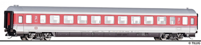[Osobní vozy] → [Rychlíkové] → [typ m v barvách IC-původní] → 16517: rychlíkový vůz červený-bílý s šedou střechou 2 tř.