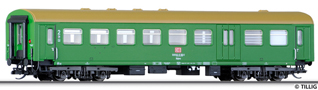 [Osobní vozy] → [Spěšné a osobní] → [4-osé rekonstruované] → 16601: zelený s olivově šedou střechou 2. tř., zavazadlový oddíl