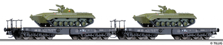 [Soupravy] → [Nákladní] → 01629: set dvou plošinových vozů s transportéry BMP-1