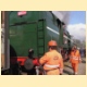 Parní lokomotiva 464.202 posunuje v Mikulovicích zpět k soupravě vlaku