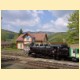 Parní lokomotiva 433.002 stojí před budovou muzea Slezského Semmeringu