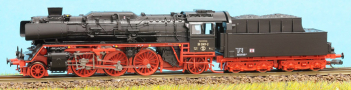 [Lokomotivy] → [Parní] → [BR 23] → 503502: parní lokomotiva černá s červeným pojezdem a s kouřovými plechy, kulatý komín