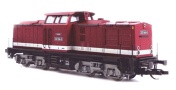 [Lokomotivy] → [Motorové] → [V 100] → 500855: červená s bílým pruhem a šedými podvozky ″Erzgebirgsbahn″ (EGB)