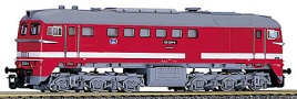 [Lokomotivy] → [Motorové] → [BR 120] → 02563: dieselová lokomotiva červená s bílým pruhem, šedou střechou a pojezdem
