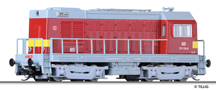 [Lokomotivy] → [Motorové] → [BR 107] → 02623: dieselová lokomotiva červená s výstražným žlutým pásem, šedá střecha, rám a pojezd