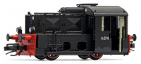 [Lokomotivy] → [Motorové] → [BR 323] → HN9064D: dieselová lokomotiva černá, červená čelníky, otevřená budka strojvedoucího