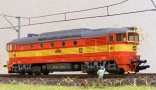 [Lokomotivy] → [Motorové] → [T478.3 „Brejlovec”] → 33312: dieselová lokomotiva červená se žlutým výstražným pásem