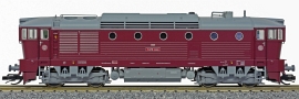[Lokomotivy] → [Motorové] → [T478.3 „Brejlovec”] → 33315: dieselová lokomotiva červená s hvězdou na čelech