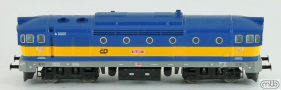 [Lokomotivy] → [Motorové] → [T478.3 „Brejlovec”] → CD-754-067: dieselová lokomotiva modrá s výstražným pruhem, šedý rám