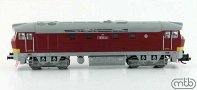 [Lokomotivy] → [Motorové] → [T478.1 „Bardotka”] → CSD-T478-1120: dieselová lokomotiva červená, tmavěšedá střecha, rám a podvozky