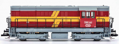 [Lokomotivy] → [Motorové] → [T466.2/T448.0] → 502129: dieselová lokomotiva červená-šedá se žlutým lomeným pruhem, šedý rám