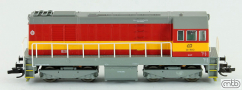 [Lokomotivy] → [Motorové] → [T458 (721)] → CD-721-164: dieselová lokomotiva červená s výstražným pruhem, šedá střecha, rám a pojezd