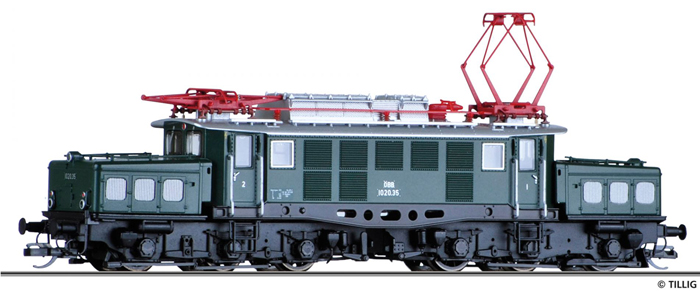 [Lokomotivy] → [Elektrické] → [BR 194] → 04413: elektrická lokomotiva zelená, šedá střecha, černý rám a pojezd