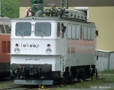 [Lokomotivy] → [Elektrické] → [BR 242] → 501851 E: elektrická lokomotiva bílá s logem „Lokoop“