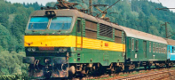 [Lokomotivy] → [Elektrick] → [150/151] → CD-150-024: elektrick lokomotiva zelen se lutm vstranm pruhem