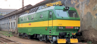 [Lokomotivy] → [Elektrick] → [150/151] → CSD-150-010: elektrick lokomotiva zelen se lutm vstranm pruhem