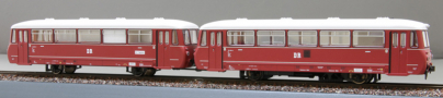 [Lokomotivy] → [Motorové vozy a jednotky] → [BR 172] → 172M: dvoudílná jednotka červená s šedou střechou LVT 172 a LVS 172
