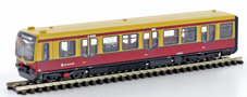 [Lokomotivy] → [Ostatní] → LC90481: řídící vůz v barvách „S-Bahn Berlin“