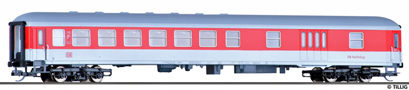 [Osobní vozy] → [Rychlíkové] → [typ m] → 16202: červený-bílý s šedou střechou 2. tř. a zavazadlovým oddílem