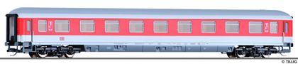 [Osobní vozy] → [Rychlíkové] → [typ m v barvách IC-původní] → 13586: červený-bílý s šedou střechou 1. tř.