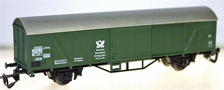 [Nákladní vozy] → [Kryté] → [2-osé Gbs] → 473: krytý nákladní vůz zelený s šedou střechou poštovní