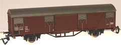 [Nákladní vozy] → [Kryté] → [2-osé Gbs] → 472: krytý nákladní vůz červenohnědý s šedou střechou