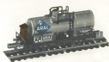 [Nkladn vozy] → [Cisternov] → [2-os R] → G 220: kotlov vz modr s logem „BV-ARAL“ a s brzdaskou budkou