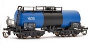 [Nákladní vozy] → [Cisternové] → [4-osé s lávkou Ra] → DD74: modrá s černým příčným pásem ″VADS″