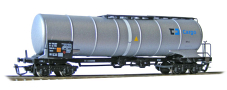 [Nákladní vozy] → [Cisternové] → [4-osé dělené s lávkou] → 33170: stříbrná s logem ČD Cargo