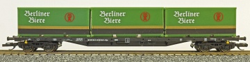 [Nákladní vozy] → [Nízkostěnné] → [4-osé plošinové Rgs] → 15516: nákladní plošinový vůz černý se třemi kontejnery 20′ „Berliner Biere“