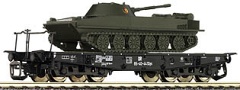 [Nákladní vozy] → [Nízkostěnné] → [4-osé plošinové] → 15602: plošinový nákladní vůz černý ložený tankem PT 76