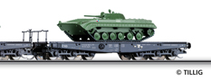 [Nákladní vozy] → [Nízkostěnné] → [6-osé plošinové] → 01606: plošinový nákladní vůz černý s nákladem tanku BMP-1