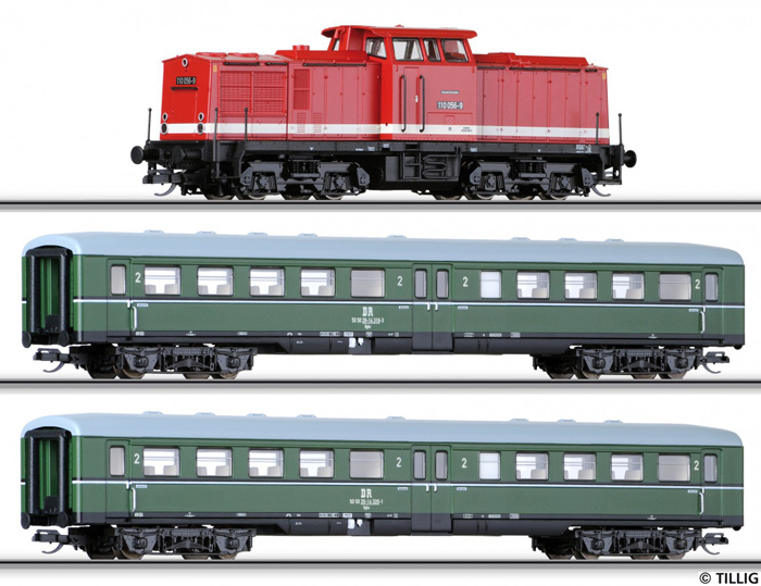 [Soupravy] → [S lokomotivou] → 01425: set dieselové lokomotivy BR 110 a dvou osobních vozů E-5