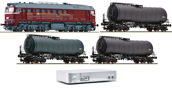 [Soupravy] → [S lokomotivou] → 35008: set dieselové lokomotivy BR 220 a tří cisternových vozů